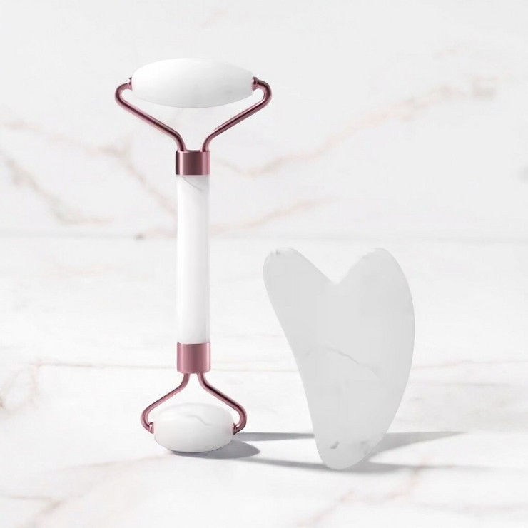 gua-sha et rouleau pour le visage